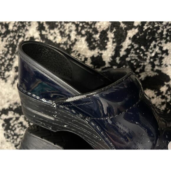 Dansko Blue Patent Clogs Women's Size 36 - Picture 5 of 8